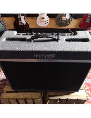 Fender® Bassbreaker™ 18/30 - SHOWROOM